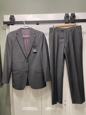 Merino Wool Suit - Gray 2 Piece Suit Classic Notch Lapel 36R 30W Pants Jacket